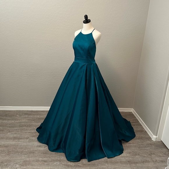 NEW CHRISTINA WU SZ 18 TEAL ORGANZA FORMAL TIE BACK BALLGOWN WITH POCKETS - Picture 2 of 14